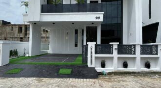 N390m- Chevron luxurious 5 bedroom fully detached duplex