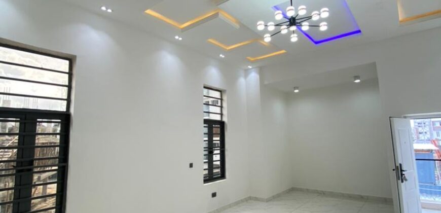 N250m Ikate lekki Luxurious Spacious Duplex