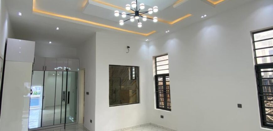 N250m Ikate lekki Luxurious Spacious Duplex