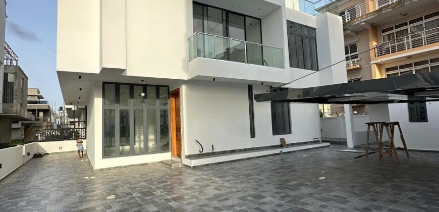 N390m- Osapa luxurious 5 bedroom fully detached duplex