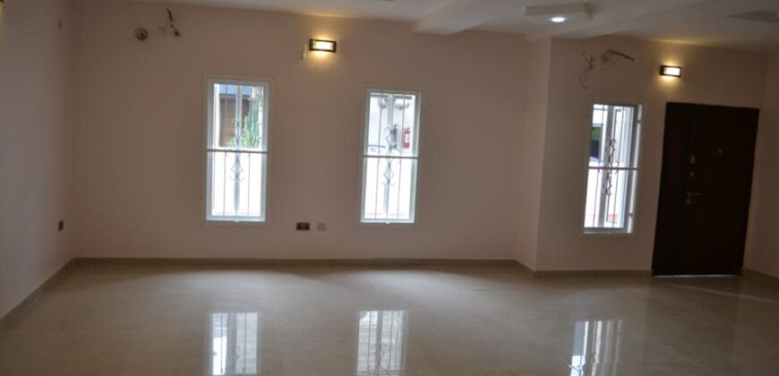 4 BEDROOM SEMI DETACHED FOR RENT !!!