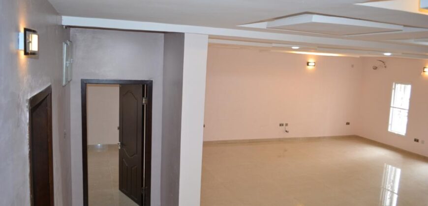 4 BEDROOM SEMI DETACHED FOR RENT !!!