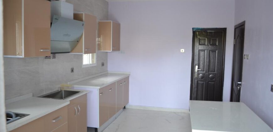 4 BEDROOM SEMI DETACHED FOR RENT !!!