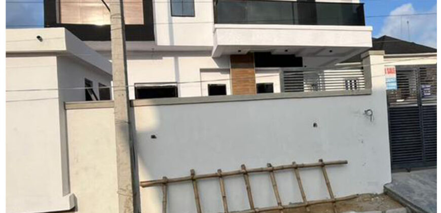 110m Ajah lekki luxurious spacious duplex